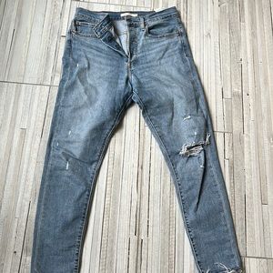 Levi’s wedgie skinny size 30 light blue. Excellent condition